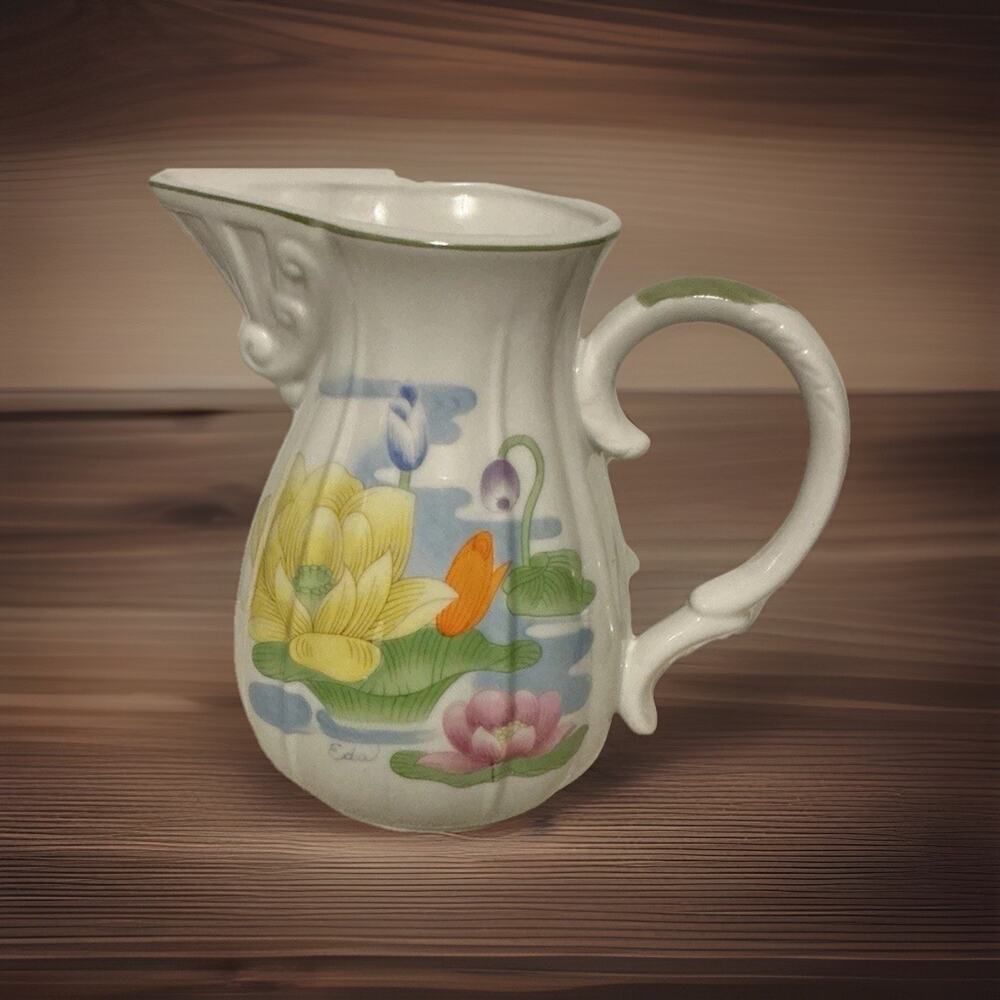 Vintage 1976 Seymour Mann Water Lily Porcelain Pitcher Vase Japan Eda